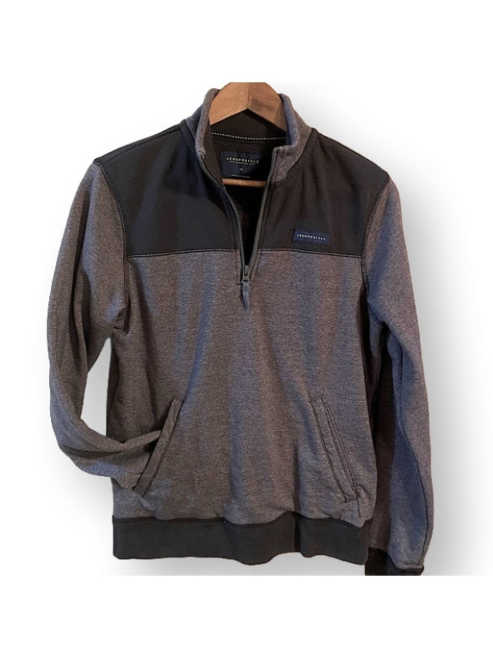 🎈$5 add on| 𝅺 Aeropostale Men’s Zip Top. Small